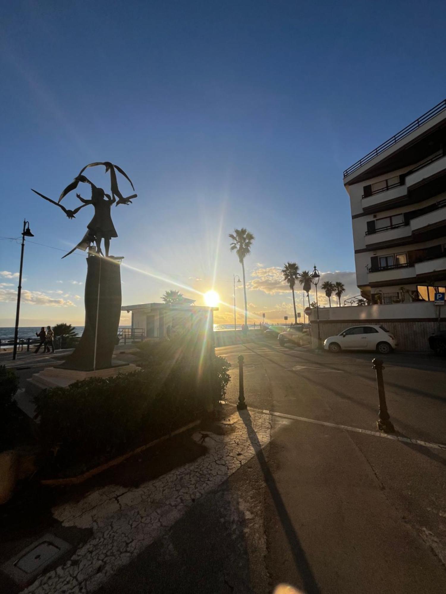 Hotel La Piazzetta Anzio Esterno foto